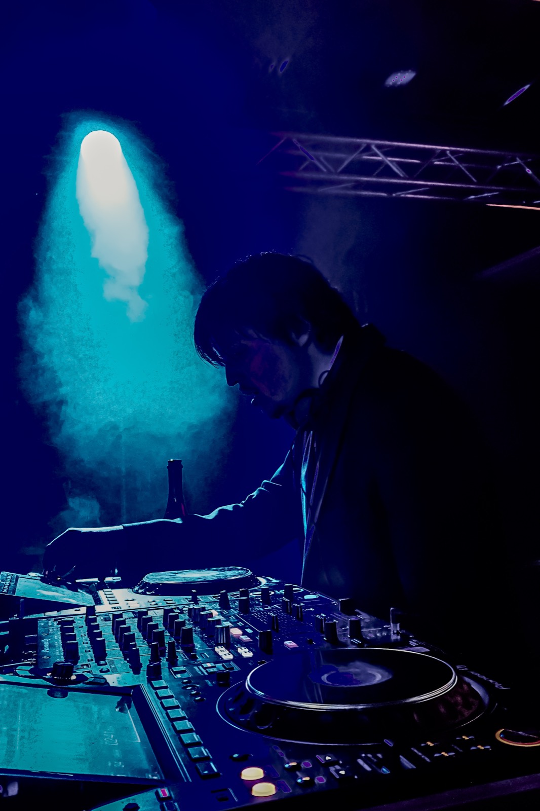 RNB Nites Vol. X with Calinacho, April 2026